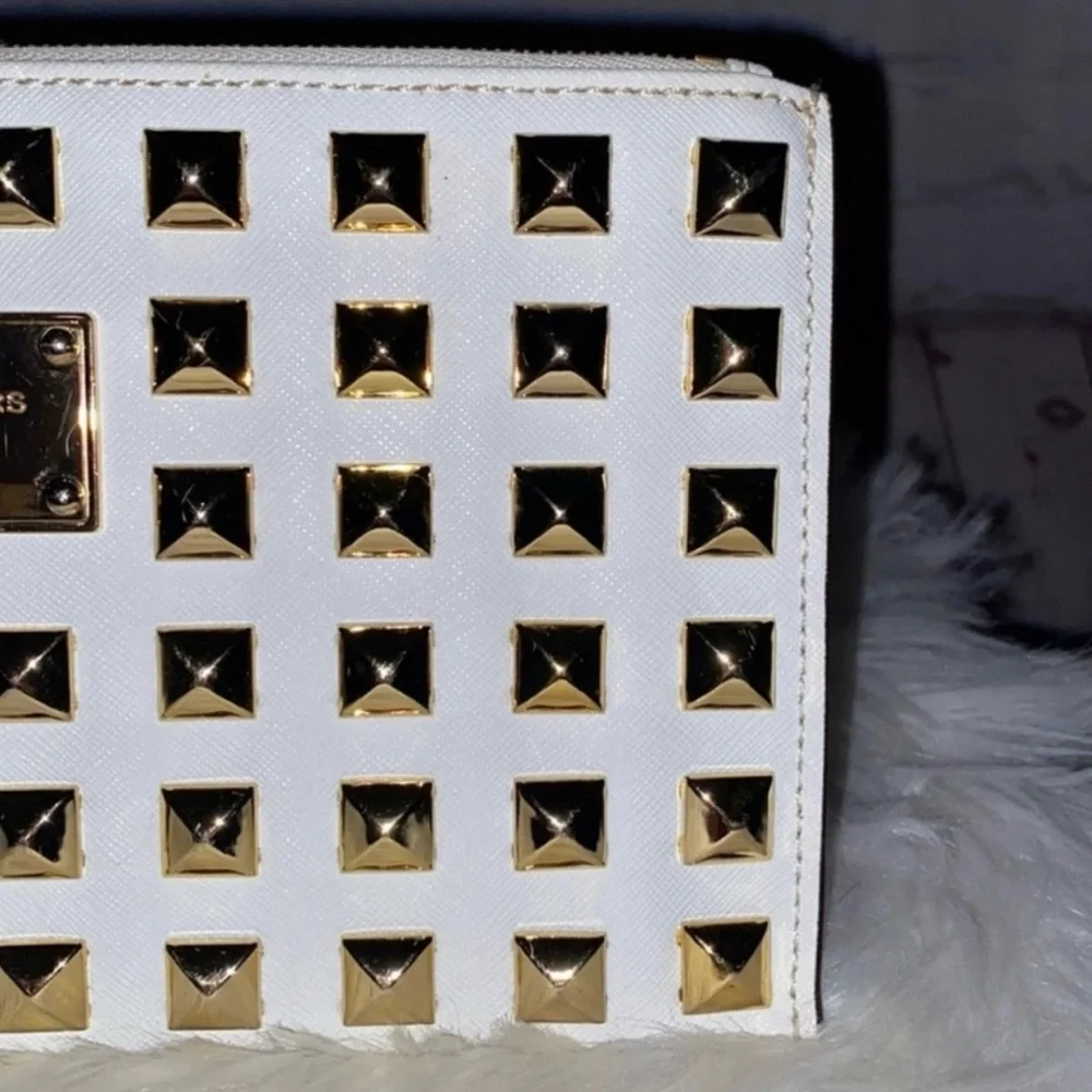 Michael Kors PYRAMID STUD Hamilton Tote/Wristlet 2pc Set - Picture 14 of 16
